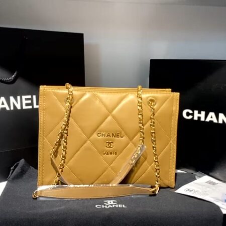 CHANEL TOTE BAG