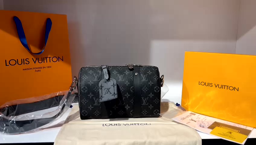 LV CROSSBODY BAG FULL LEATHER