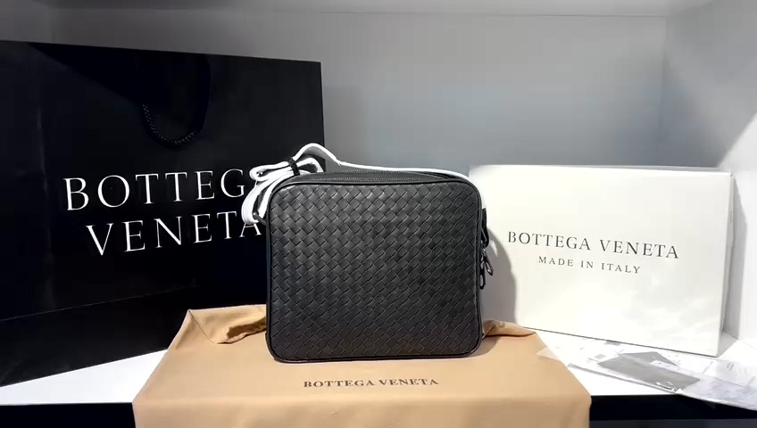 BOTTEGA VENETA MAN