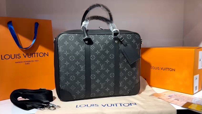 LV DOCUMENTS BAG