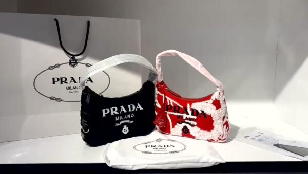 PRADA RE EDİTİON 2000